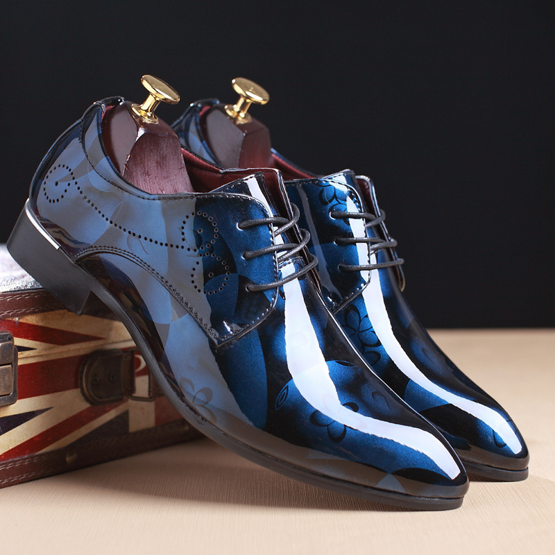 Men Shoes Official - 高級男性オックスフォードシューズレトロ花柄男性ドレスシューズファッションレースアップフラット高品質ビジネス男性パーティー結婚式の靴