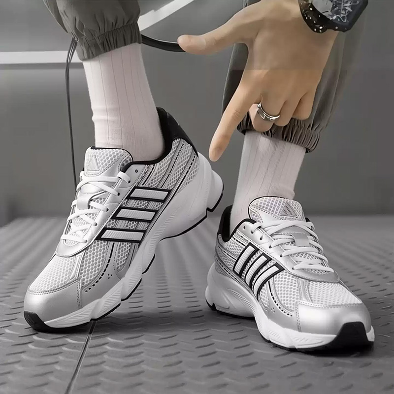 アディダス メンズ TECHNOCHAOS 2000 スポー - Men'S Shoes Half Cut のレビューと価格