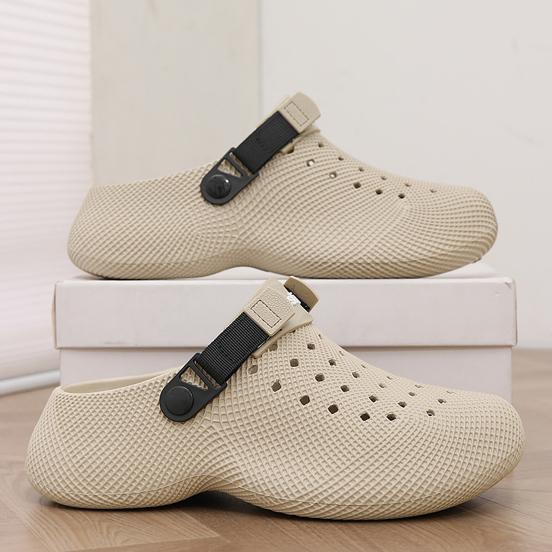 新しいEVAメンズサンダル、カップル用ソフト中空ガーデンシュ - Men Shoes Runners のレビューと価格