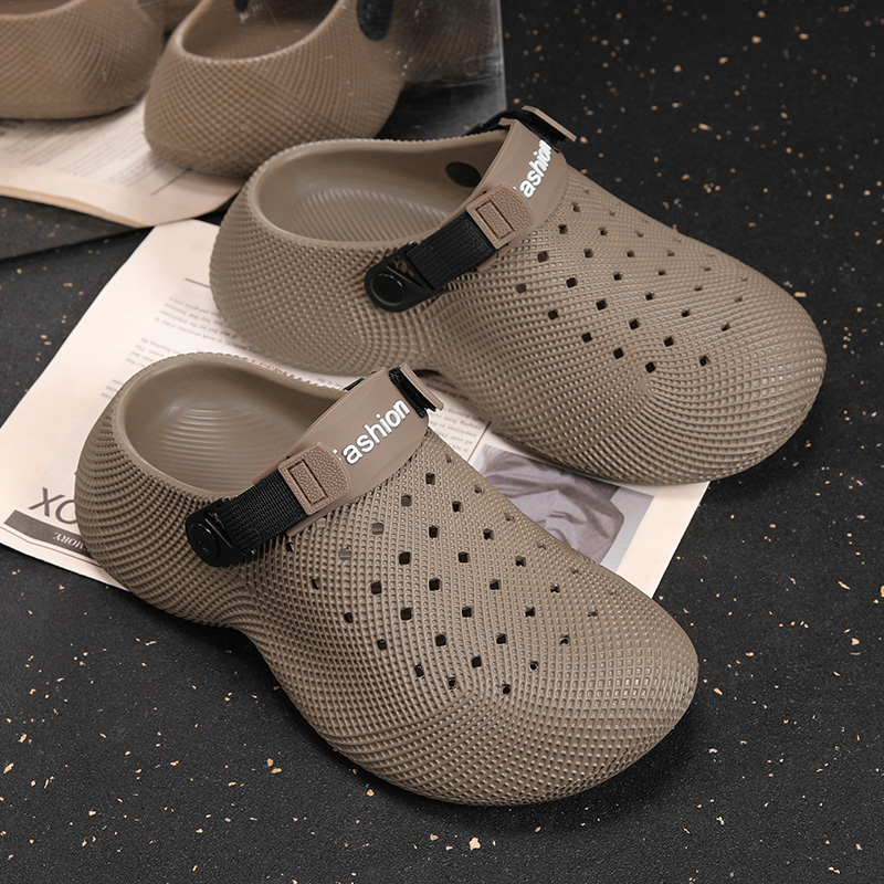 新しいEVAメンズサンダル、カップル用ソフト中空ガーデンシュ - Men Shoes Runners のレビューと価格