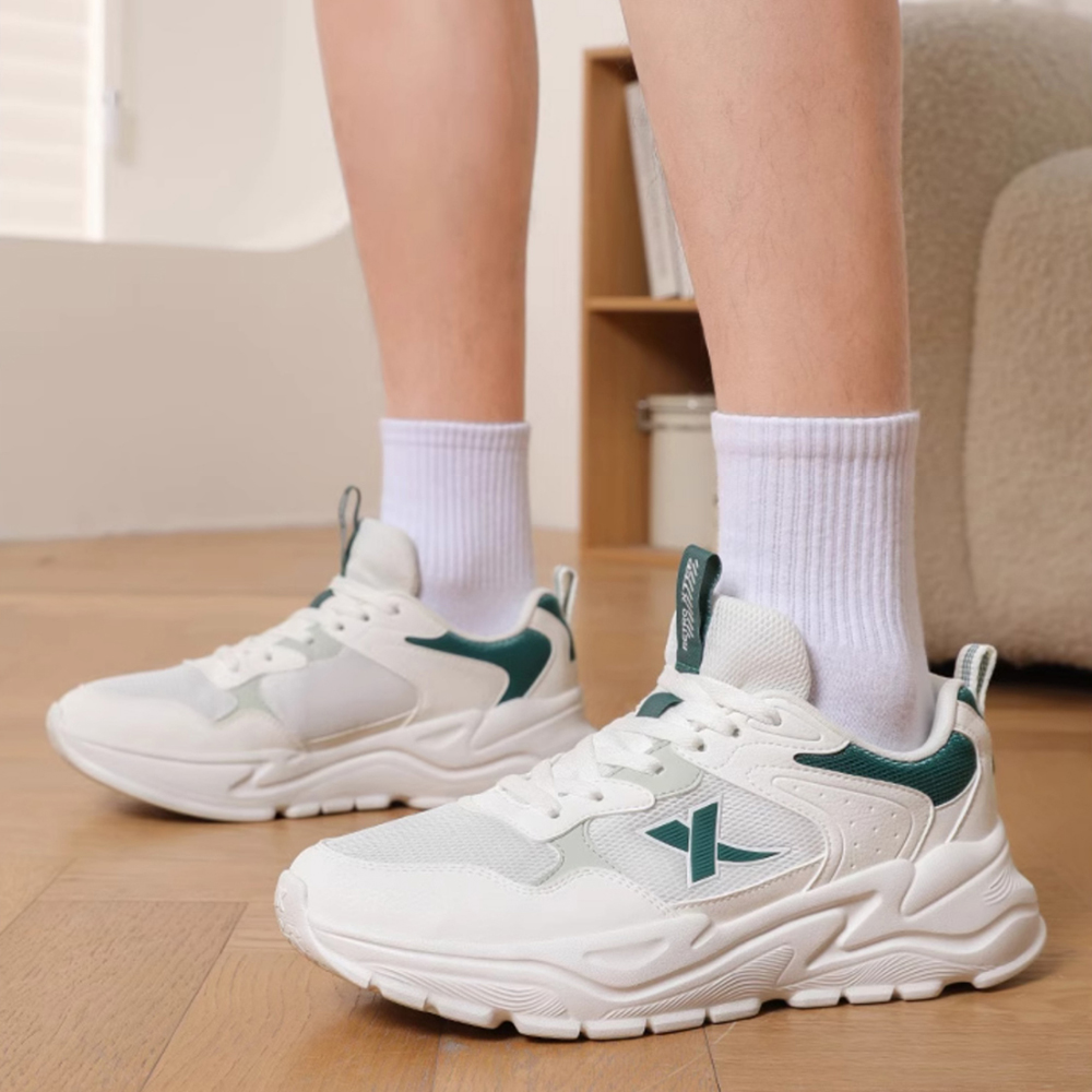 XTEP 滑り止め加工、耐摩耗性、ローカット、カジュアルラン - Men'S Shoes Green And White のレビューと価格