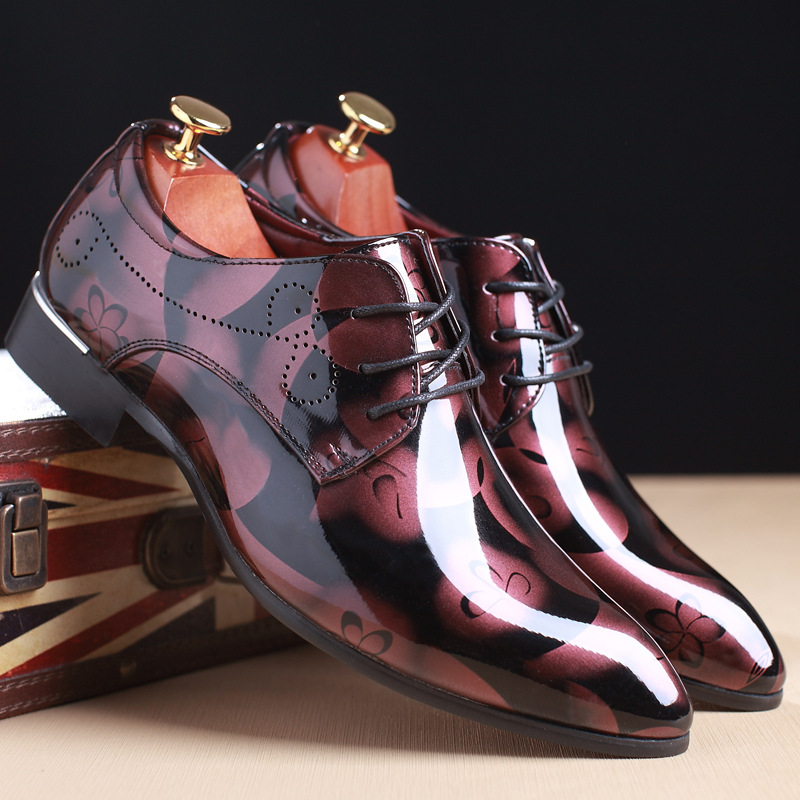 高級男性オックスフォードシューズレトロ花柄男性ドレスシューズ - Men Shoes Official のレビューと価格