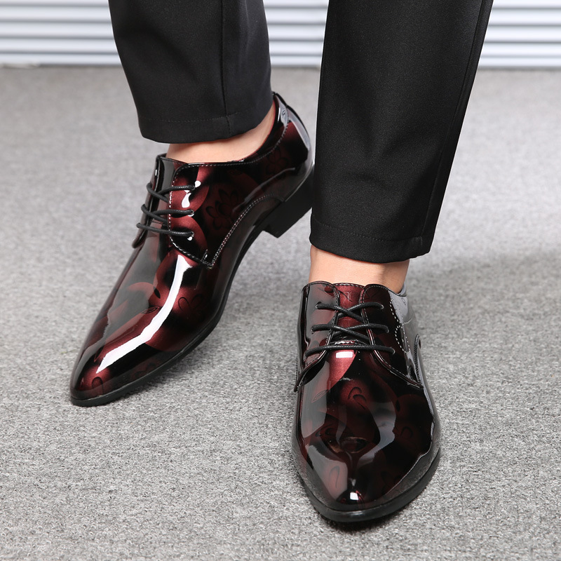 高級男性オックスフォードシューズレトロ花柄男性ドレスシューズ - Men Shoes Official のレビューと価格