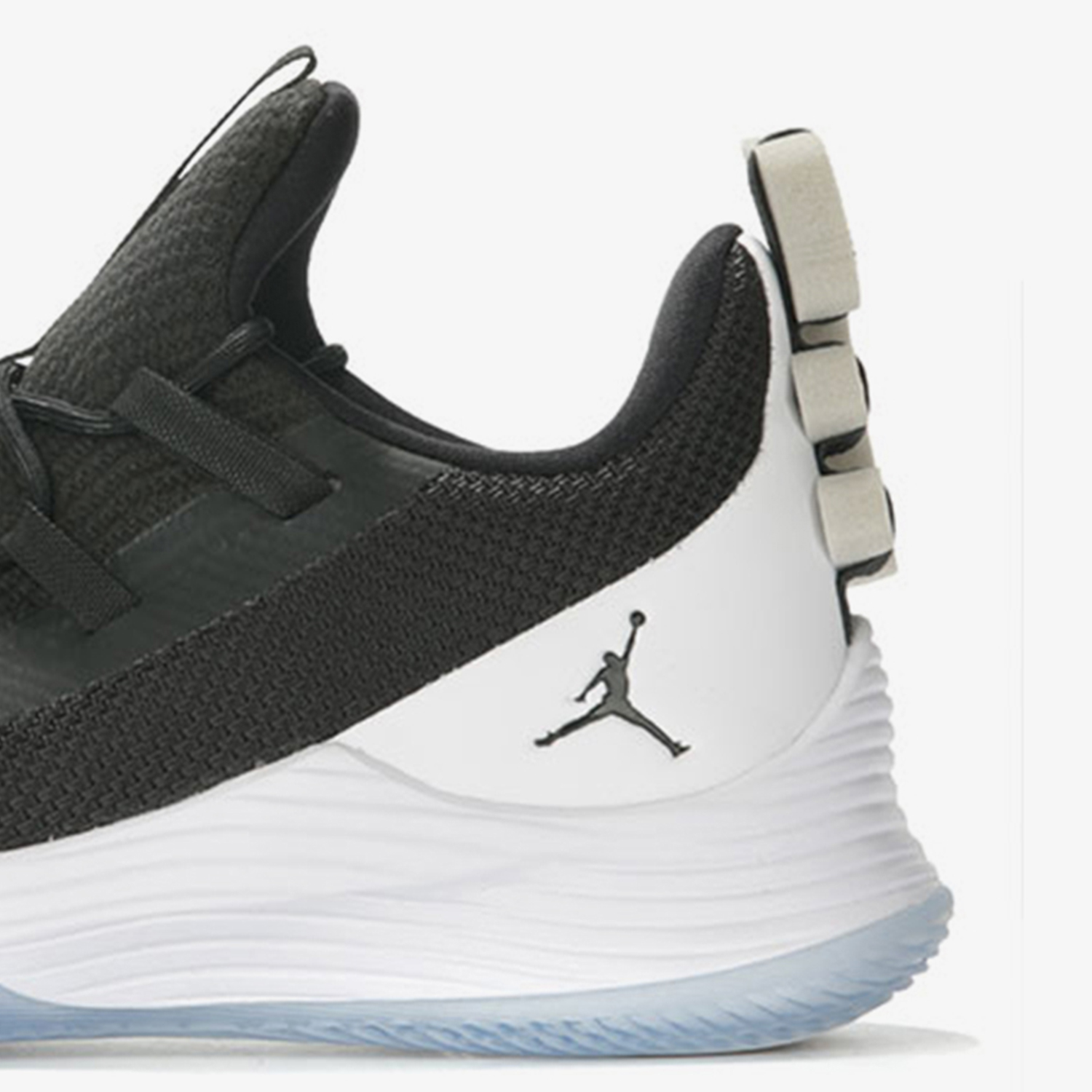 ナイキ公式正規品 JORDAN メンズ トレンディ ローカッ - Men Shoes Official のレビューと価格